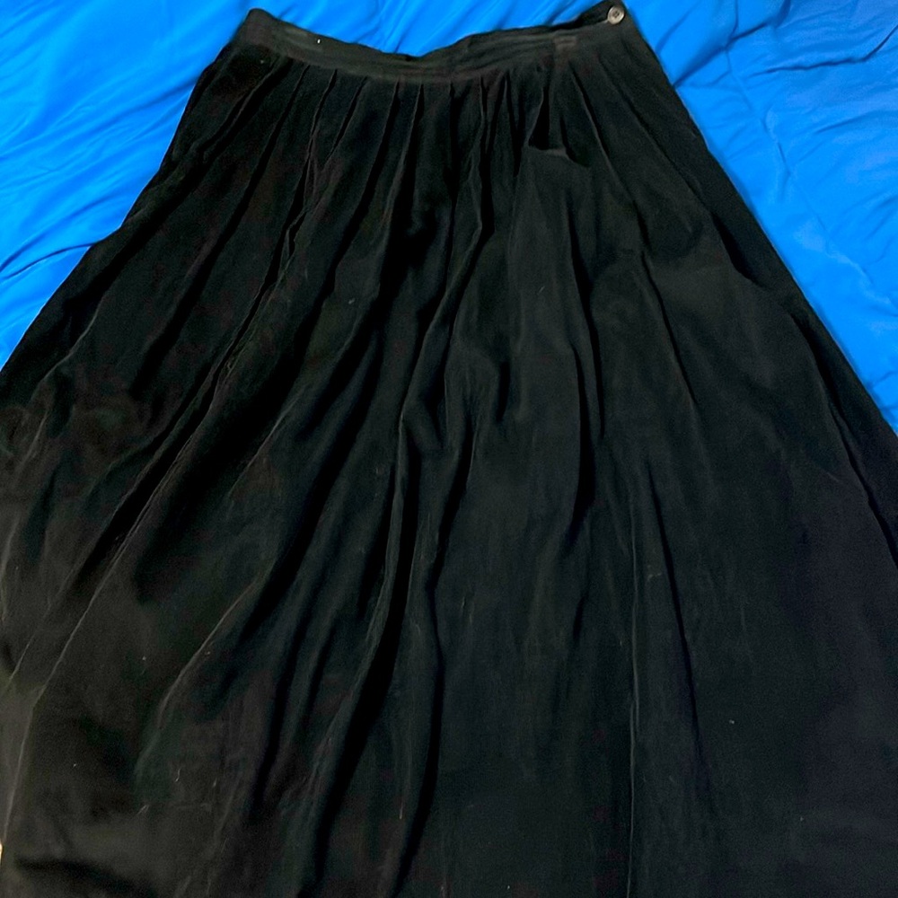 Aston black corduroy size 6 100% cotton skirt side button on waist
